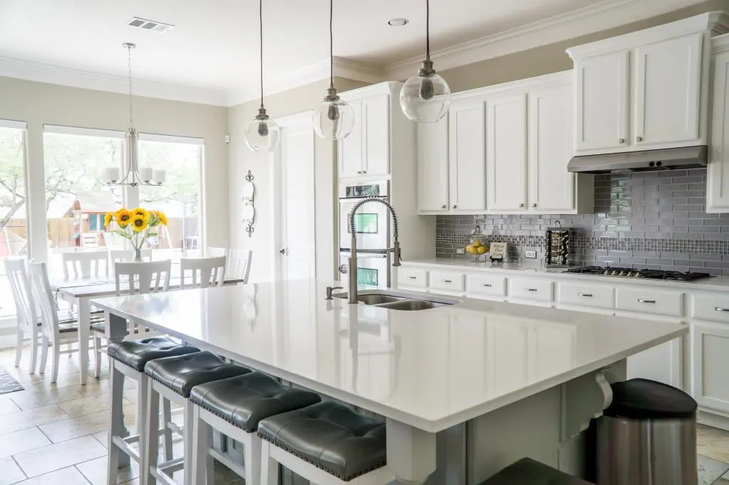 General Contractor in Casa de Oro-Mount Helix completing a modern kitchen remodeling project in Casa de Oro homes